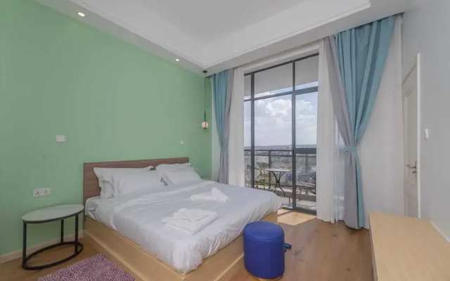 Lux Suites Laurel Hill Suites