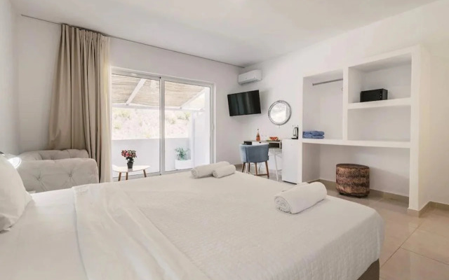 Bamboo Suites Adults Only