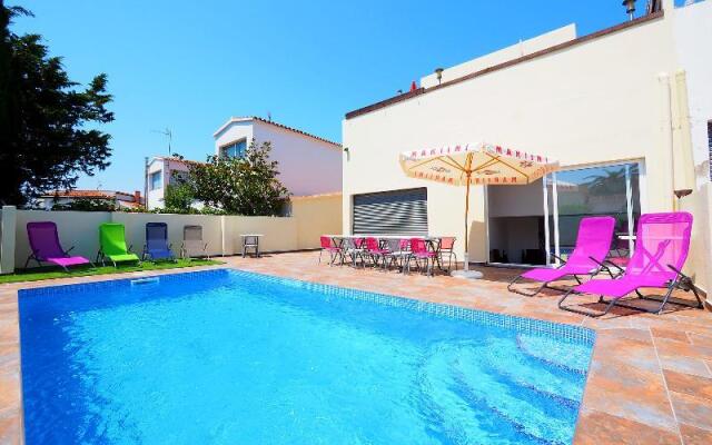 Peni 83 - Four Bedroom