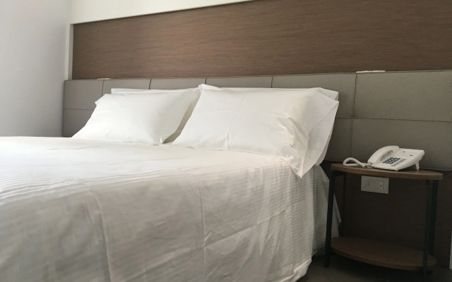 M&F Hotel