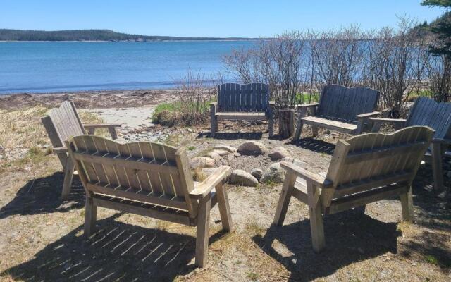 Lonely Rock Seaside Bungalows