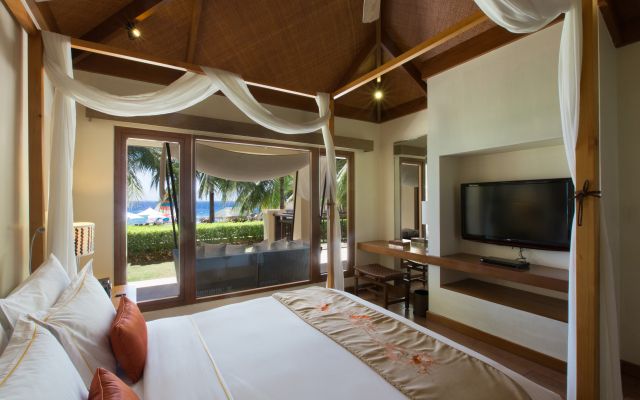 Crimson Resort and Spa Mactan