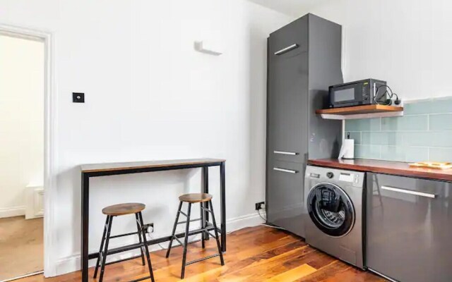 Charming 3-bed Apartment in London