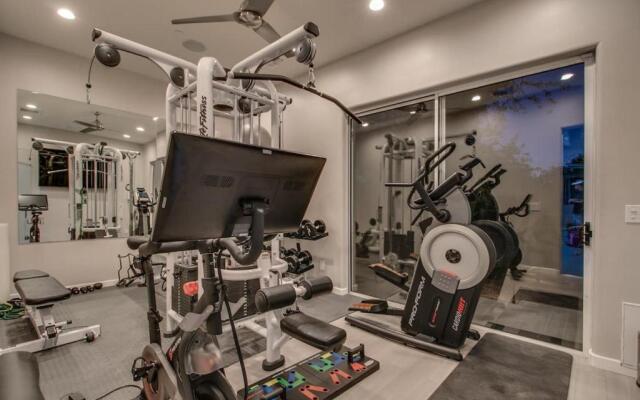 Stunning Private & Modern N. Scottsdale Estate!