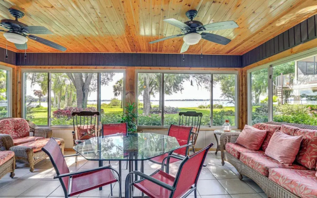 Lakefront Frostproof Vacation Rental w/ Beach!