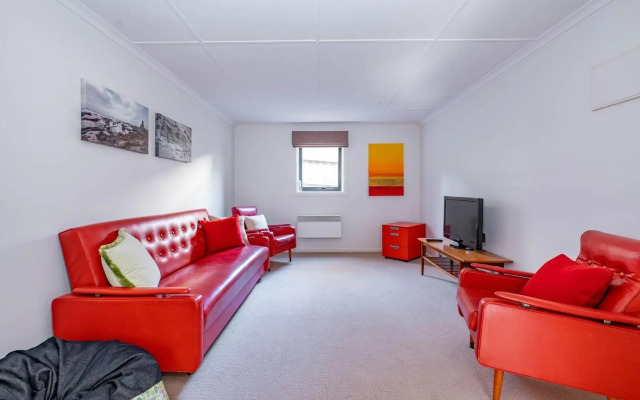 WHISPERING TEA TREE On Surf