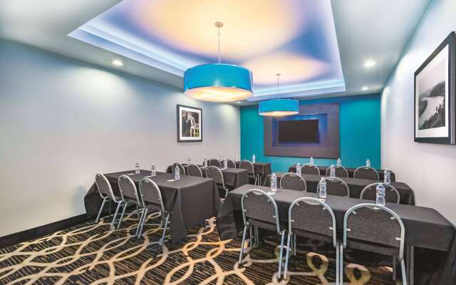 La Quinta Inn & Suites by Wyndham Cleveland TN