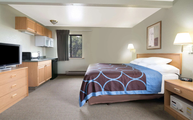 Super 8 by Wyndham Billings