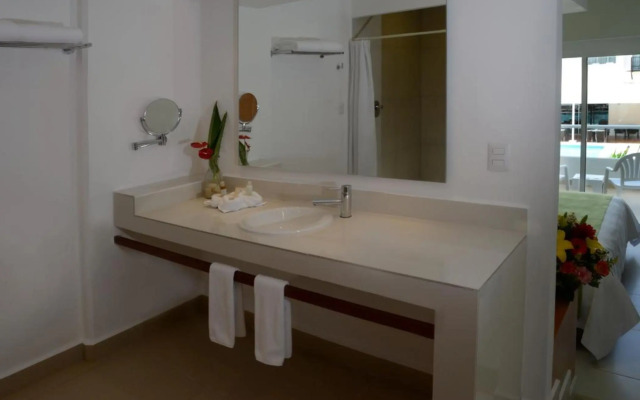 Cancun Bay All Inclusive Hotel