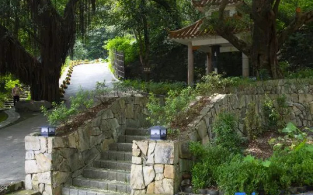 Youju B&B (Qingyuan Taihe Ancient Cave Gulongxia Branch)