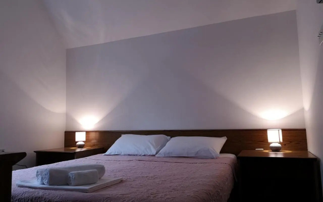 Guest House Tiha noć