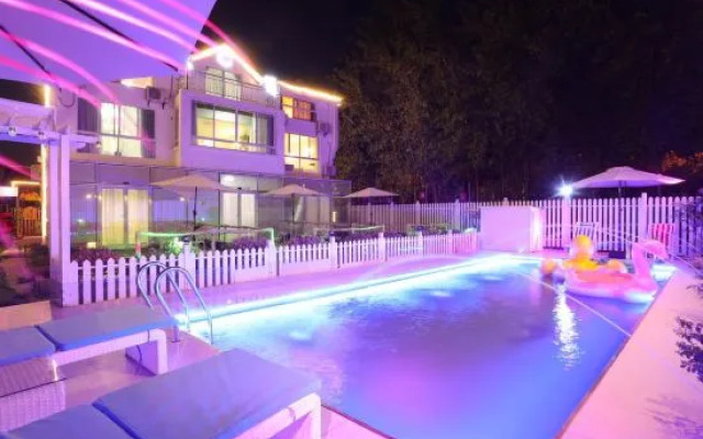 YunLu Homestay (Shanghai International Tourism Resort)