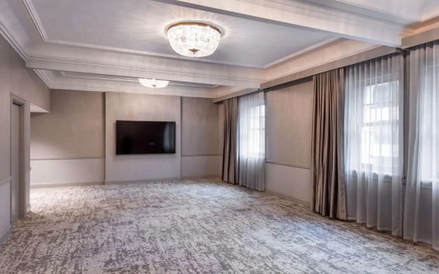 The Benson Portland, Curio Collection by Hilton