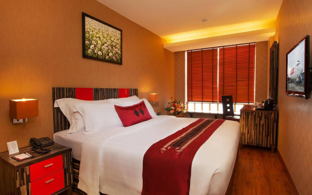 Lion Hotel & Plaza