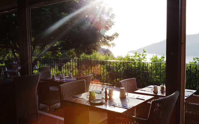 Dionysos Hotel
