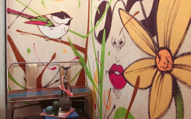 FeelHome Israel - Graffiti Beach House
