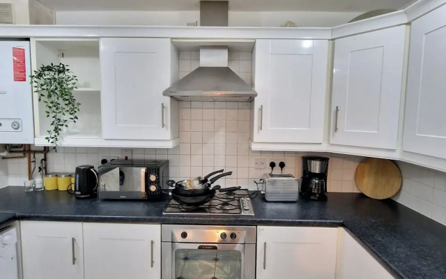 Stylish Pet Friendly 3 Bedroom House in Manchester
