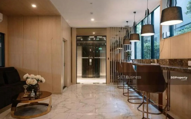 SHADE of Sky Sathon - Pool, Fitness, Parking, Wifi