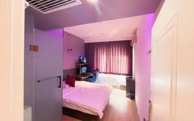 Junggar Self-driving Theme Hotel