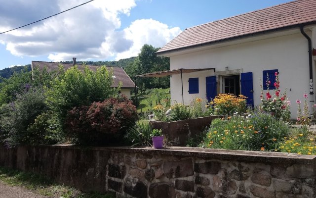 Cozy Home In Haut Du Them Chateau Lambert With Garden