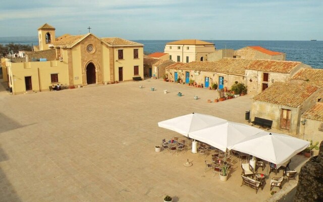 Villa Gaia Sleeps 6 in Marzamemi