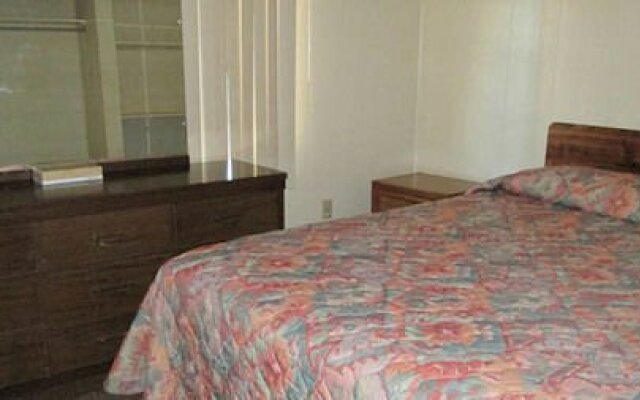 Topaz Inn & Suites