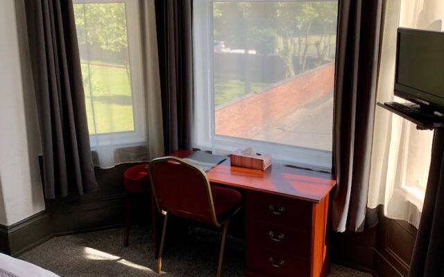 Yally Hotel