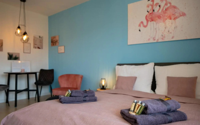 FREE LIVING - Tropical Studios, Zentral, Parking, Küche, Wlan