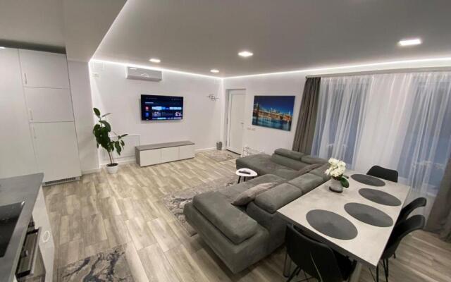 Lora Studio