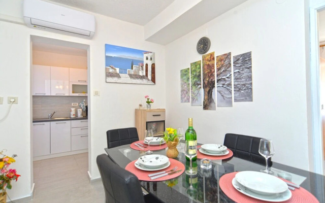 Apartment 358