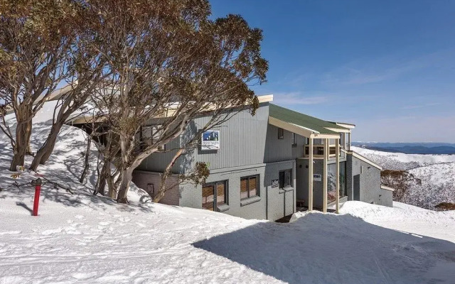 Alpine Heights Deluxe Studio