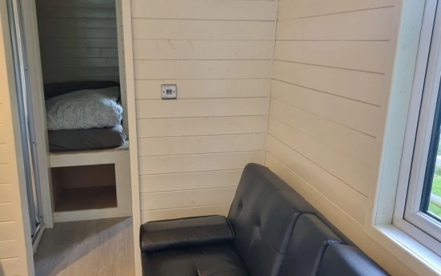 Glamping Hut - Riverview 4