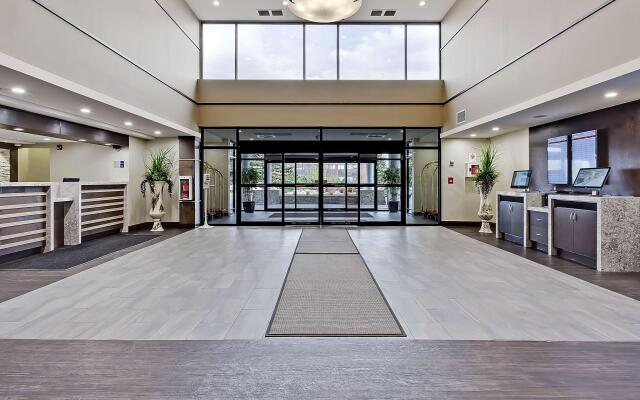 Best Western Plus Port O'Call Hotel