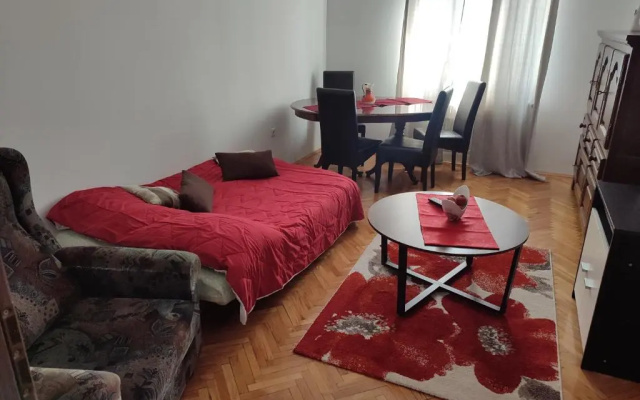 Lovely 1 bedroom apartment in city centre, sleeps 4 !
