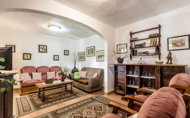 Villa - 4 Bedrooms with Pool and WiFi - 103166