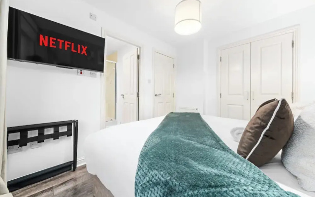 Urban Elegance 5-Bed Glasgow Home