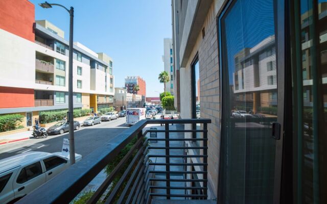 The Ginosi Hollywood & Highland Apartel