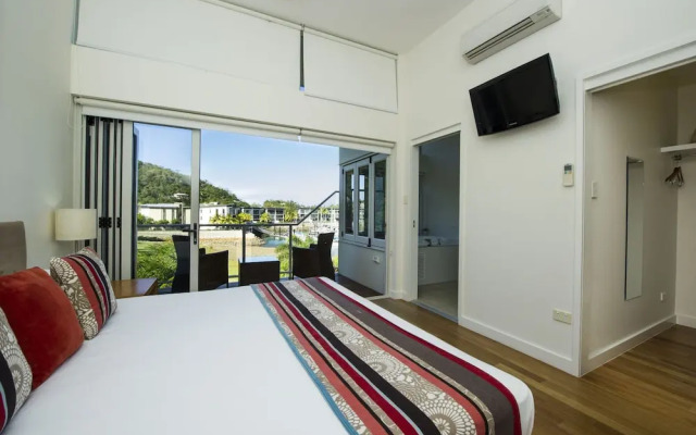 Beachside Apartment 13