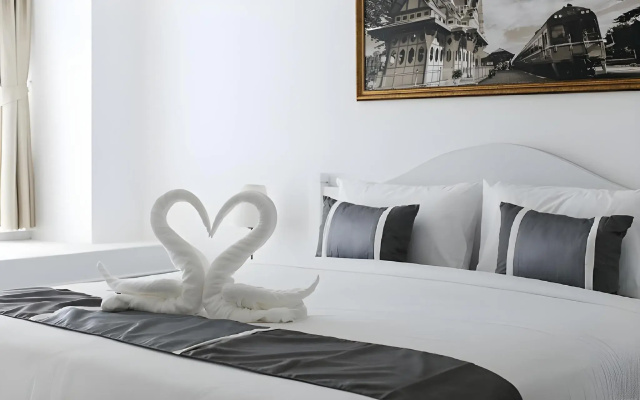 B2 Hua Hin Premier Hotel