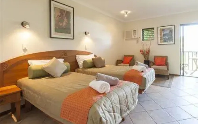 Seascape Holidays - 48 Hibiscus