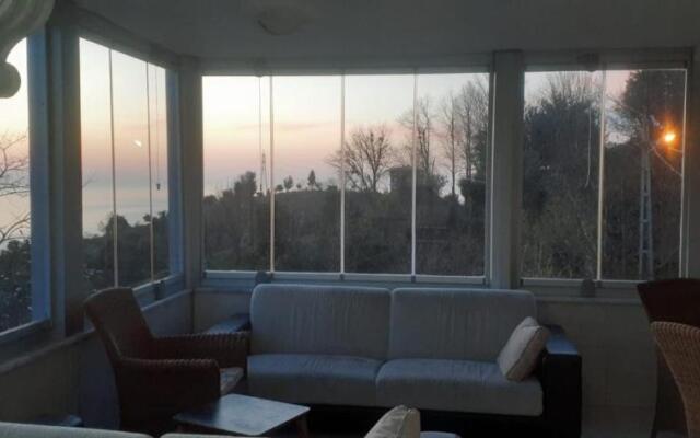 Flat With Magnificent View in Rize