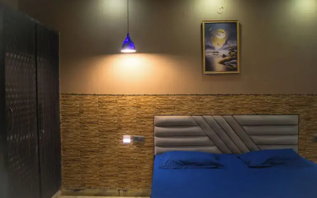 Let'stay- Sector 63A Noida