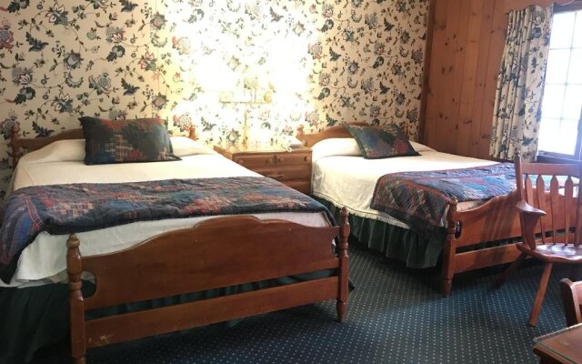 1896 House Inn & Country Lodgings