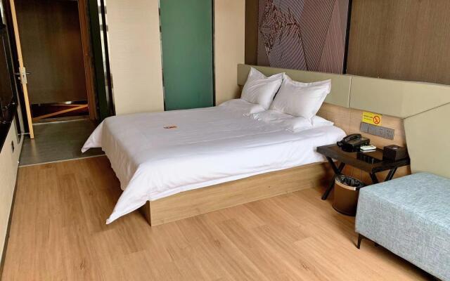 IU Hotels· Tianjin Houtai Chengjian University Haitai Industrial Park