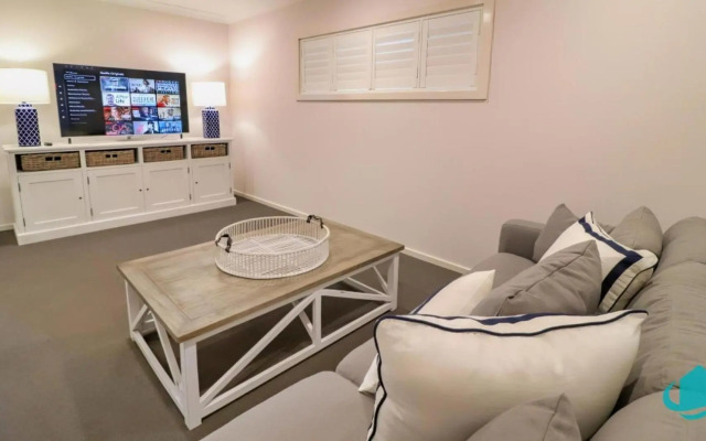 Illaroo at Catherine Hill Bay