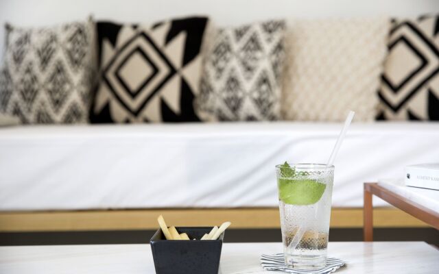 Dreambox Mykonos Suites
