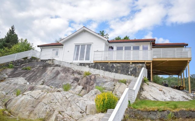 Awesome Home in Skånevik With 3 Bedrooms and Wifi