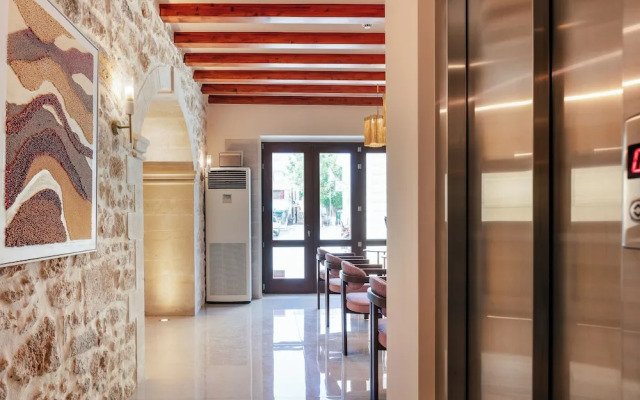 La Montre Luxury Boutique Suites