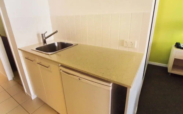 Oaks Townsville Gateway Suites