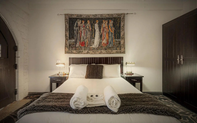 Kryal Castle – Guest Rooms – Leigh Creek